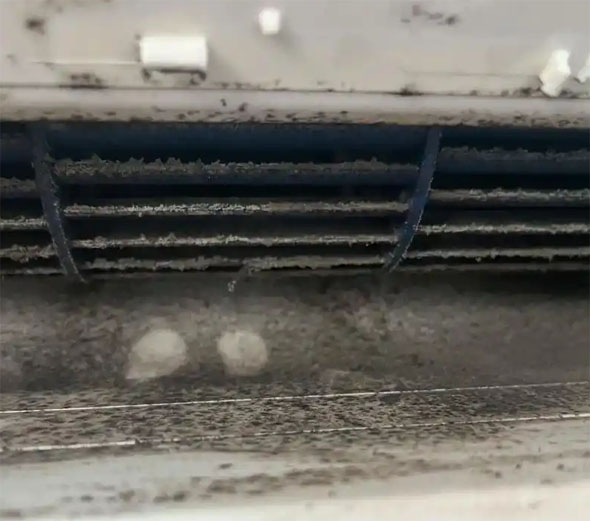 泰州空调吹的风有股烧焦味是怎么回事